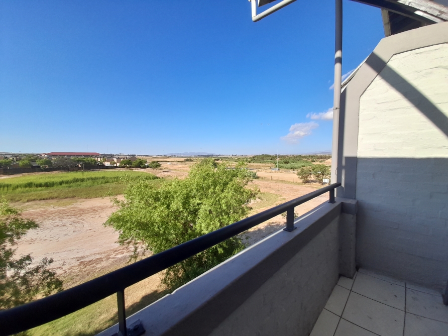 8 Bedroom Property for Sale in Uitzicht Western Cape